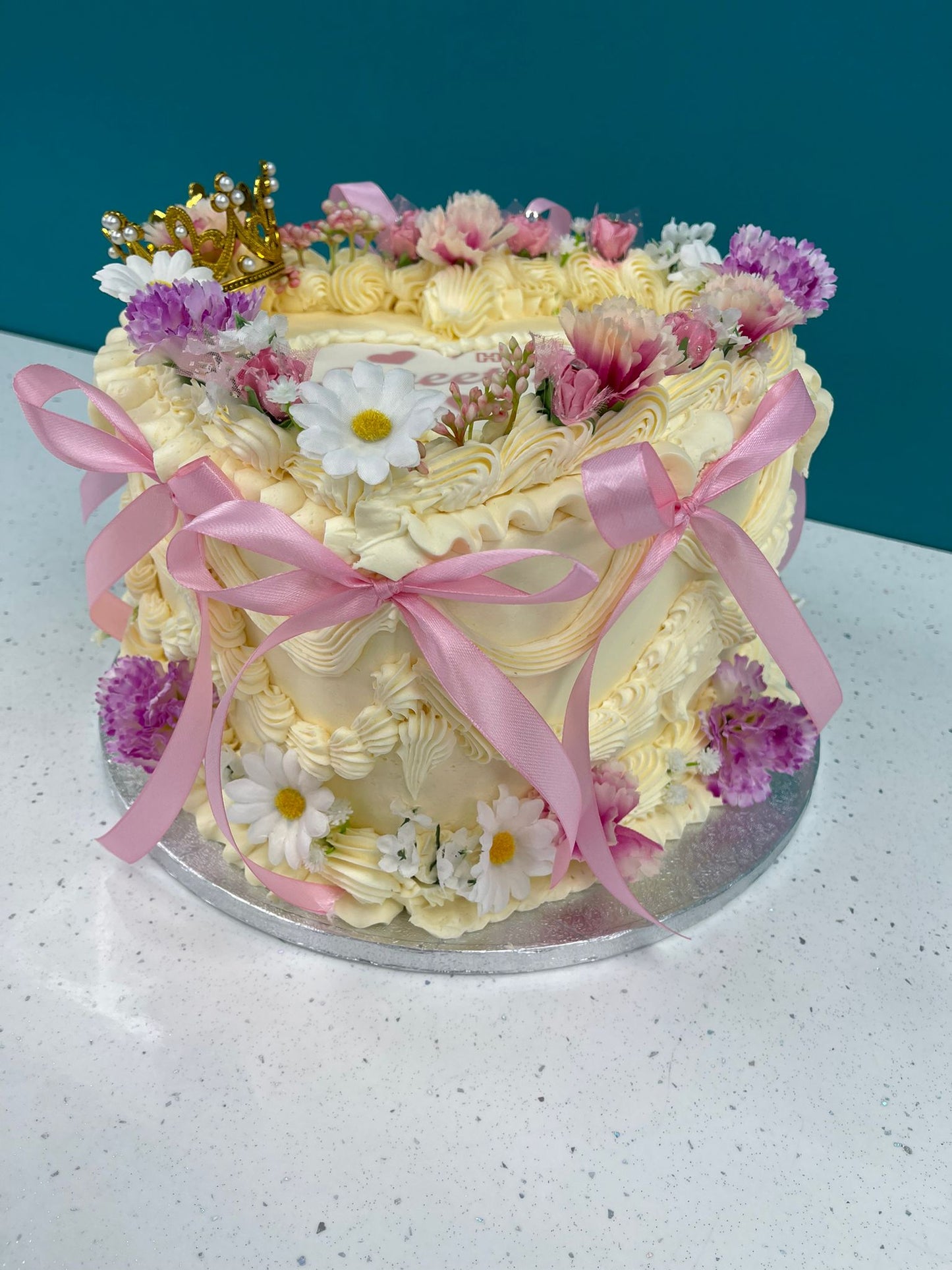 Royal Garden Sweet Heart Vintage Cake