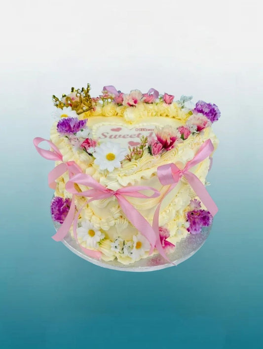 Royal Garden Sweet Heart Vintage Tall Cake
