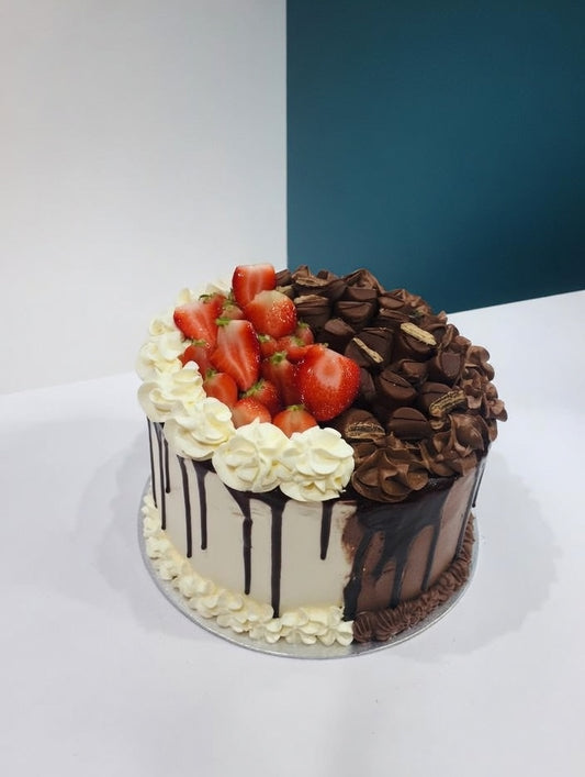 Loaded Stawberry Boano Duo Drip Cake (Personalized Colour)