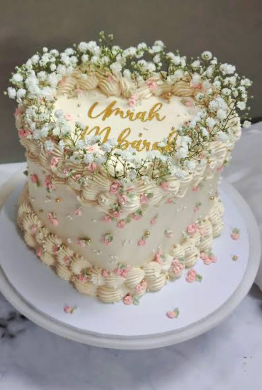 Elegant Floral Heart Shape Vintage Cake