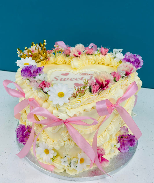 Royal Garden Sweet Heart Vintage Cake