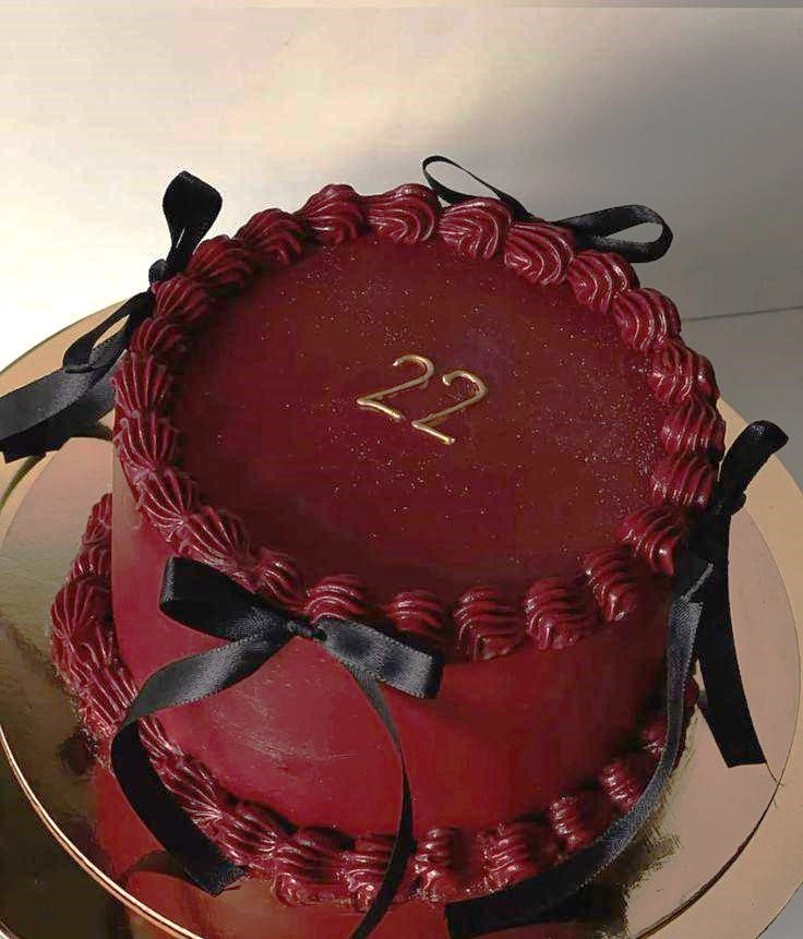 Burgundy / Maroon Cake